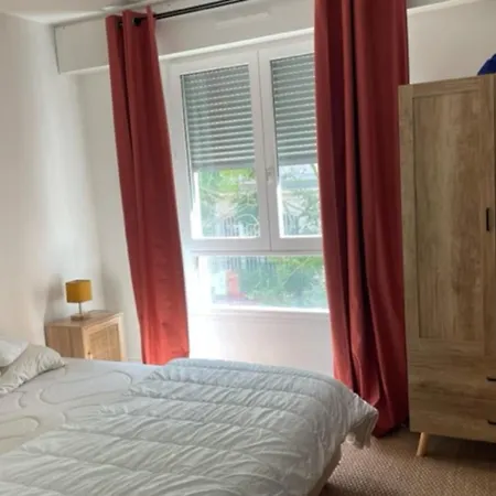Charming Nest Of 45 M With Balcony Apartment Paris